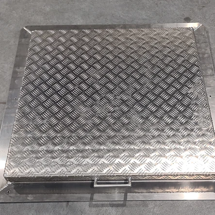 fabrication trappe aluminium sur mesure